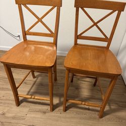 2 bar stool chairs