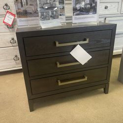 Brown Queen Uph. Panel Bed and Nightstand