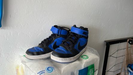 Boys 4.5 Nike Shoes