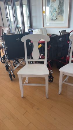 White table chairs