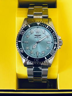 New in box Authentic INVICTA Pro Diver Men’s Diver Watch.