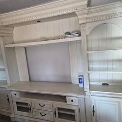 Large Entertainment Center/Hutch