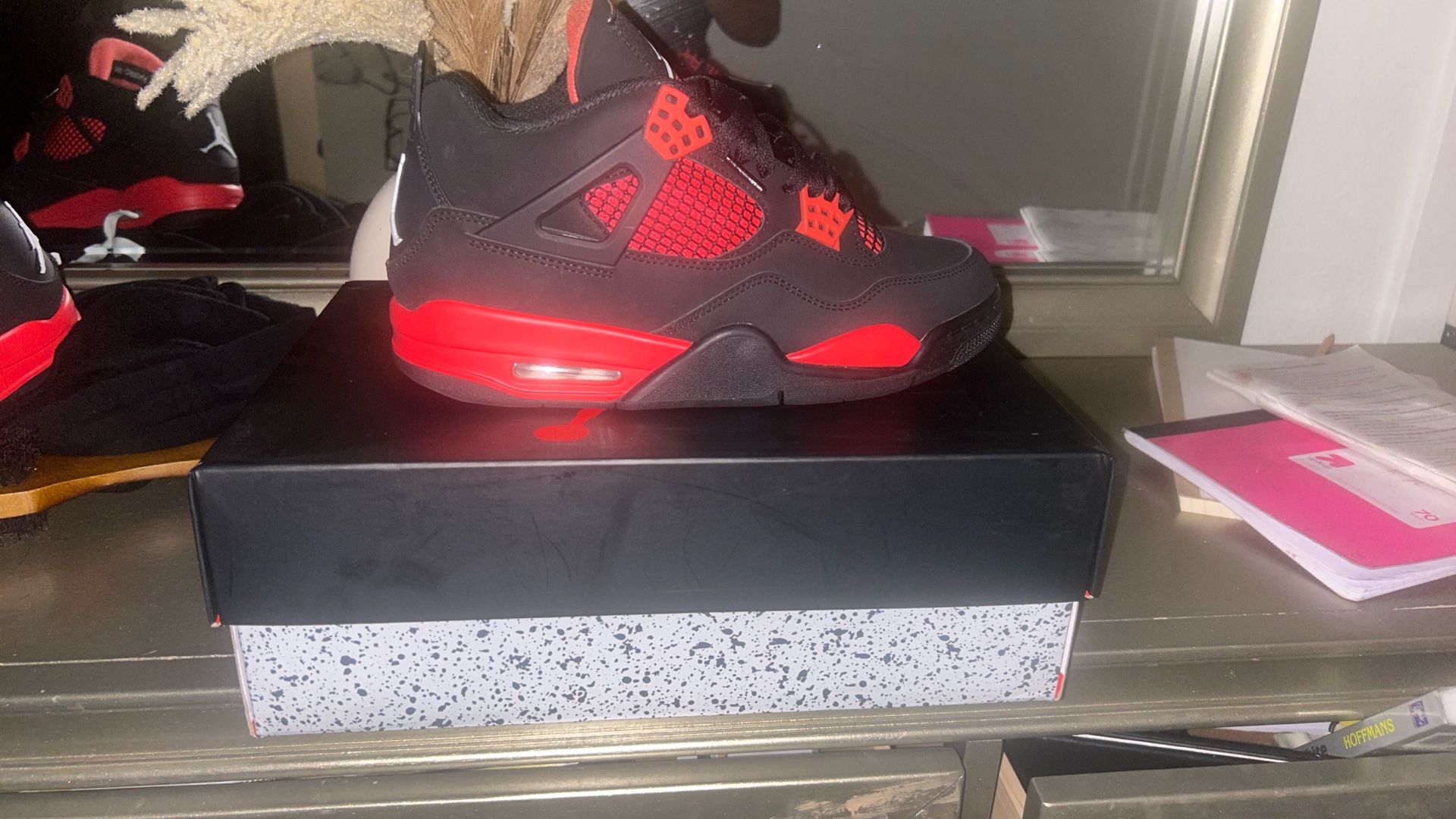 Jordan 4 Red Thunders Size 9 Men lightly used 