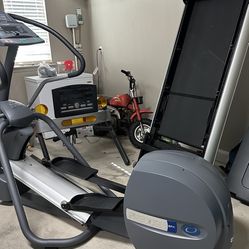 Elliptical  Brand New barely Used 