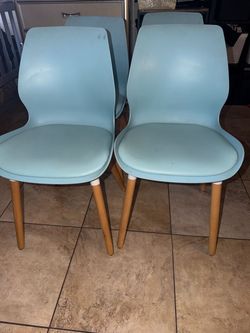 Set of 4 chairs $30