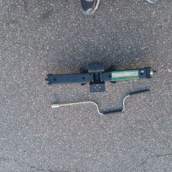 Haul Master Leveling Scissor Jack