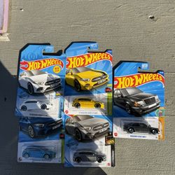 Hot wheels MERCEDES five car 