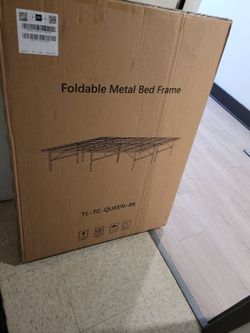 New queen size metal bed frame