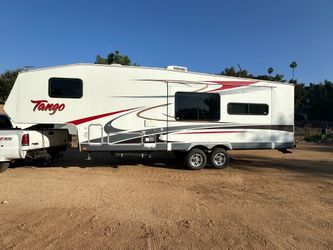 2008 2760 pacific coachworks tango fifth wheel 27’