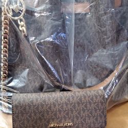 MK Michael Kor Mina Large Signature Logo Chain Shoulder Bag/Large Logo Trifold Wallet.