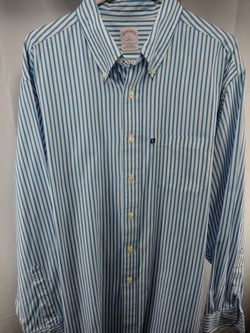 Brooks Brothers Mens Large White & Blue Striped Shirt. Excellent Condition Awesome Color Combination and Design. Two Tone Striped