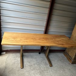 Adjustable Height Desk 🍂