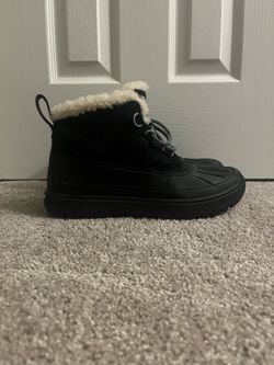 Nike snow boots