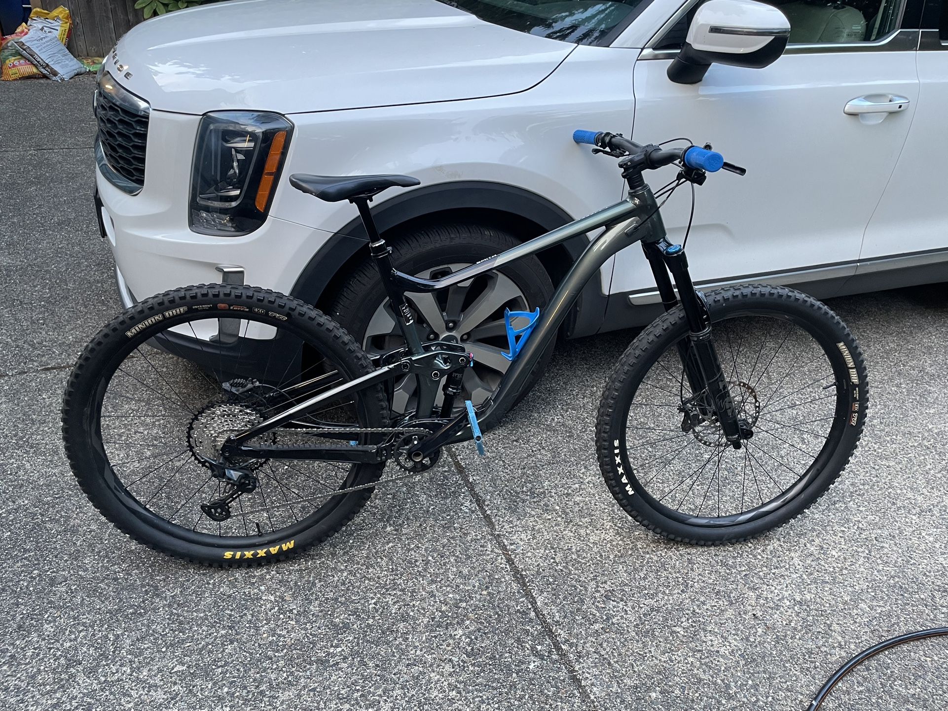 2022 Large Trance X2 Trail Bike