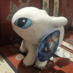 NEW HOW TO TRAIN YOUR DRAGON " LUNA "  WHITE 6 " INCHES STUFFED PLUSH TOY 