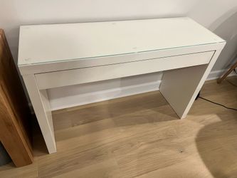 Makeup Table/Vanity