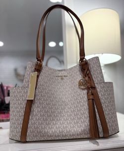 Authentic Michael Kors Large Tote Bag Expandable