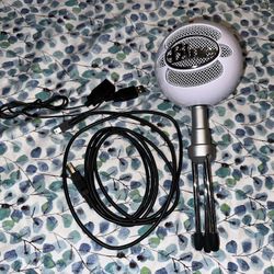 Blue Snowball Microphone - White