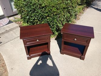 Nightstands with Drawer