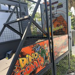 Dino Bomb Street Basketball Arcade Game 