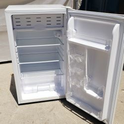 Mini Refrigerator With Freezer 
