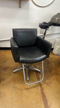 Stylist chair