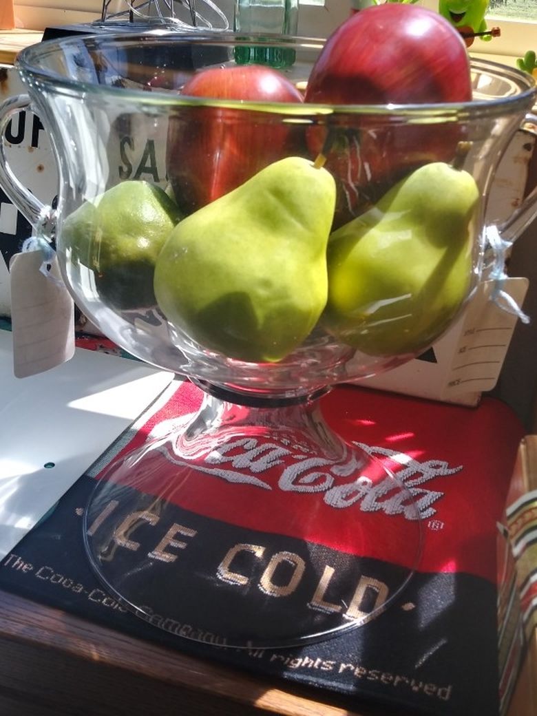 Glass Serving Bowl 2 Apples 2 Pears 2 Limes $15 EVERSON