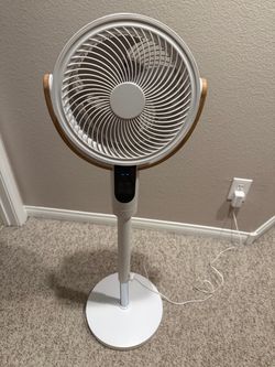 BRAND NEW White 8” Oscillating Pedestal Fan