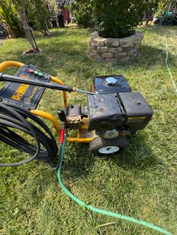 Dewalt pressure washer. 3750 psi. 4.0. 13 HP new hose