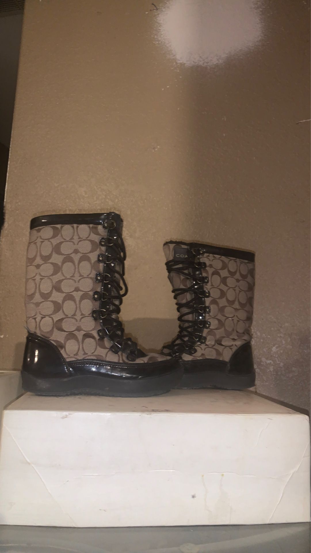 Like new coach boots