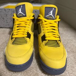 Jordan 4 Retro  “Lightning” Size 10.5