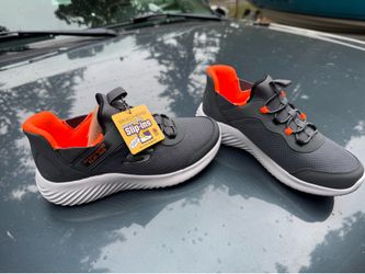 Sketchers size 4