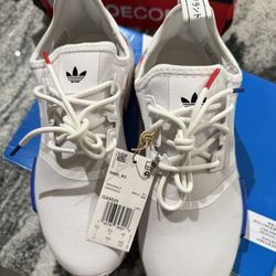 New With Tags Adidas NMD R1 