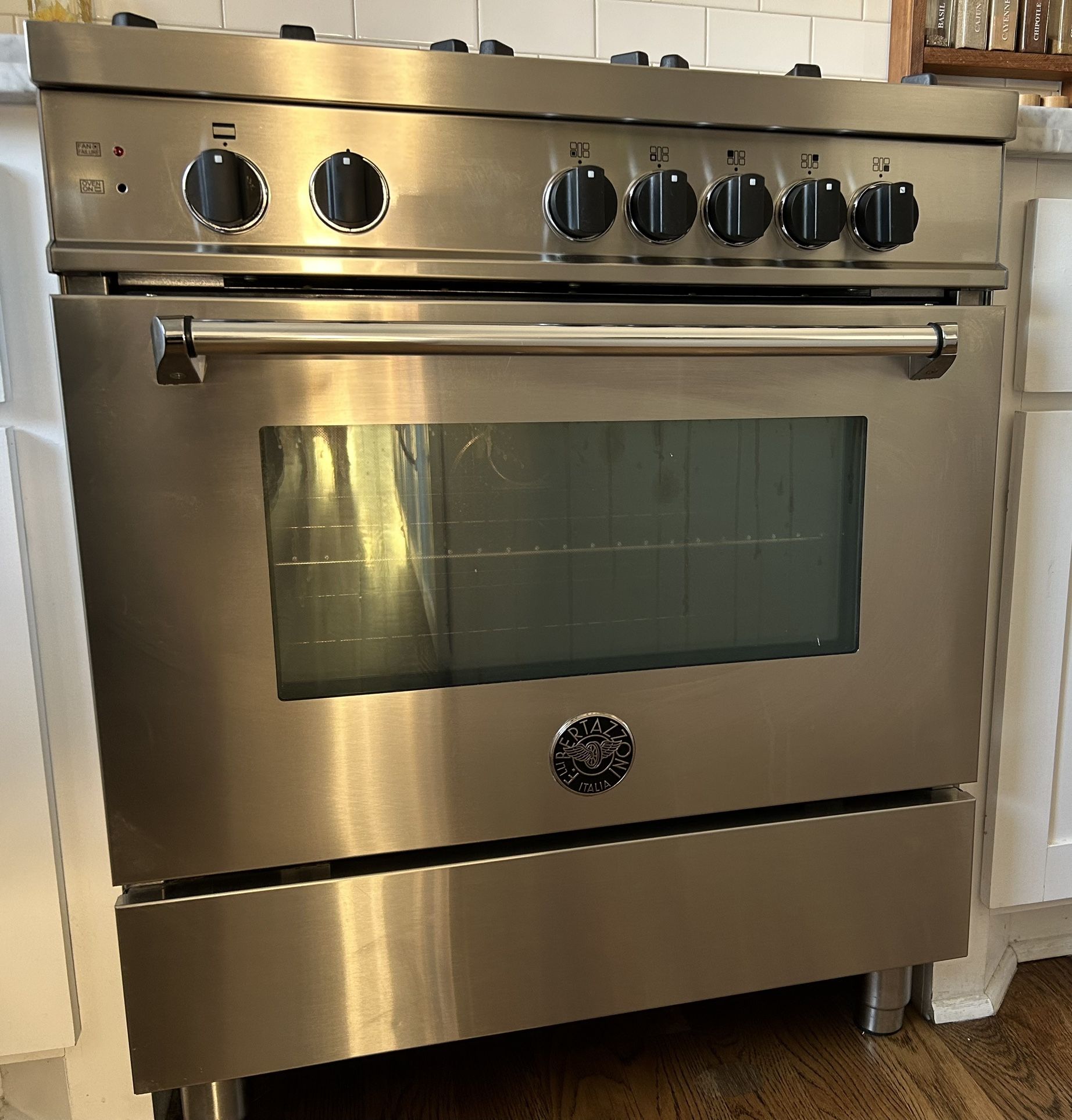 High End Gas Range - Used (Make An Offer) for Sale in Houston, TX - OfferUp