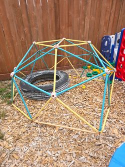 Toddlers metal jungle gym