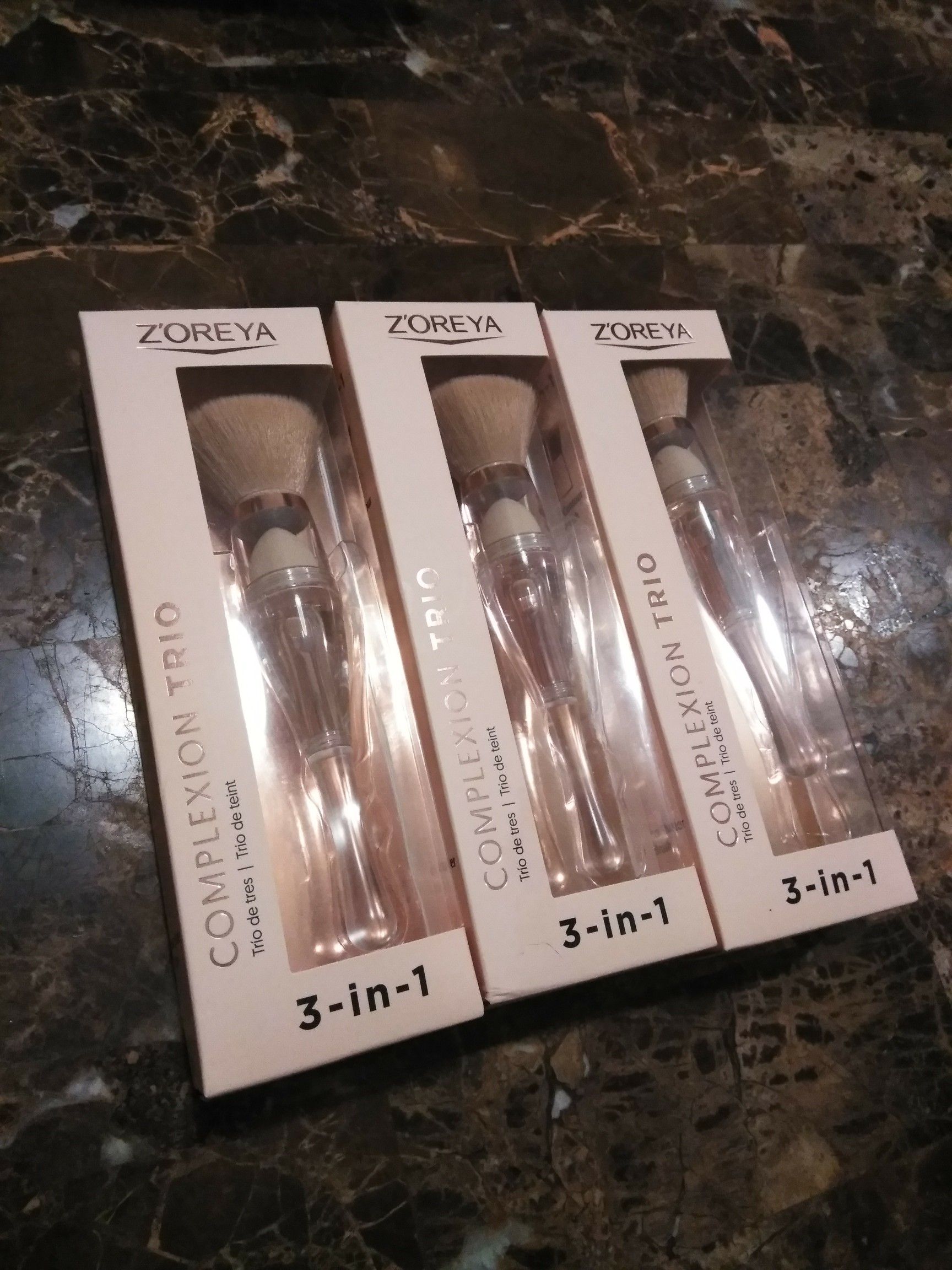 3 in 1 makeup brushes $4.95 Each