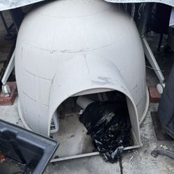Dog Igloo 