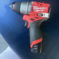 Milwaukee M12 hammer drill