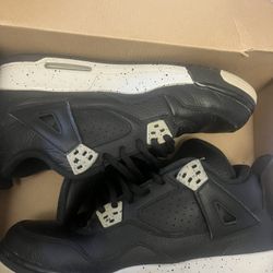 Jordan 4s