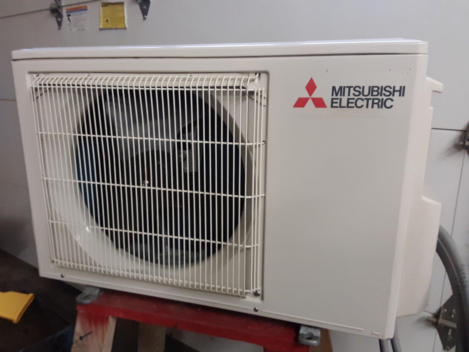 Mitsubishi ductless heat pump condenser