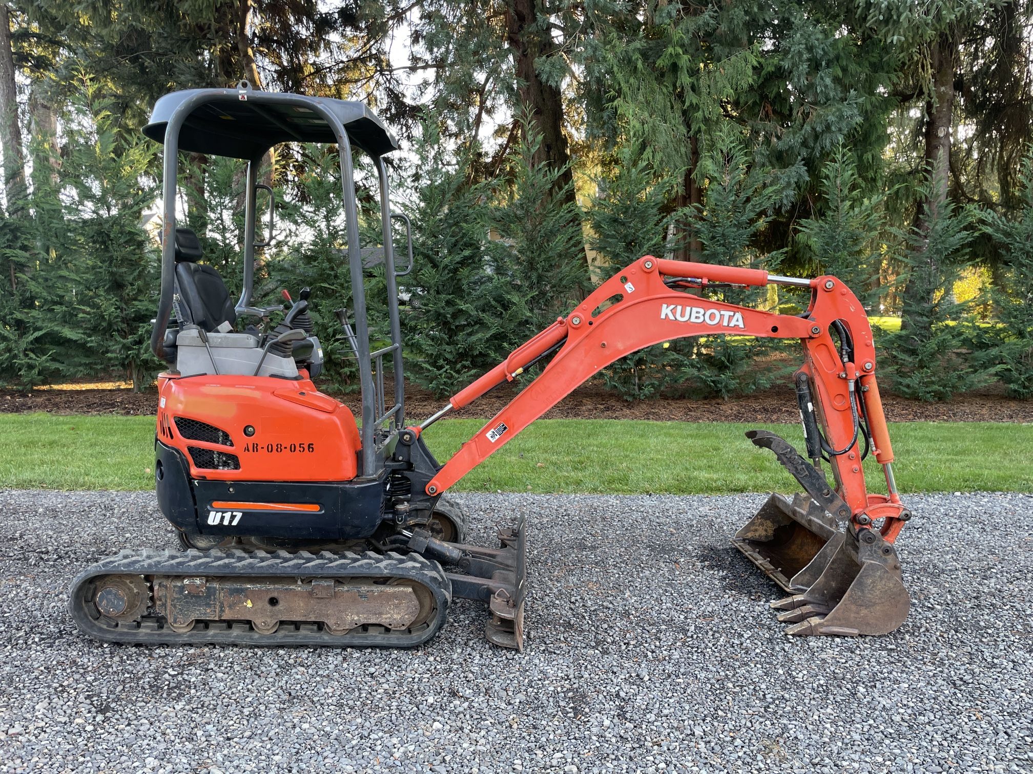 2017 Kubota U17 Mini Excavator 1,810 hours 4K Weight 2 Buckets