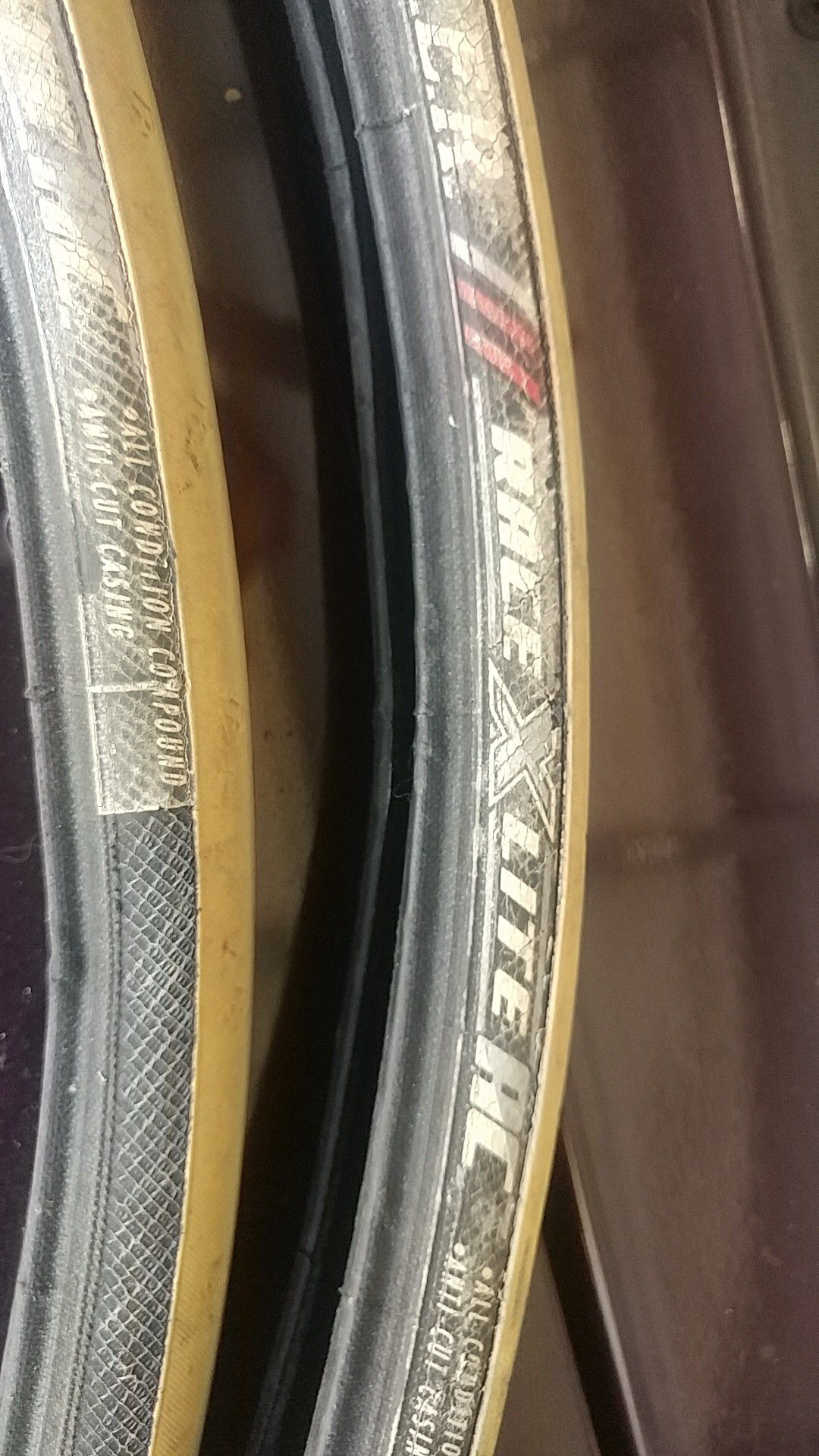 Bicycle tires folding Bontrager race X Lite