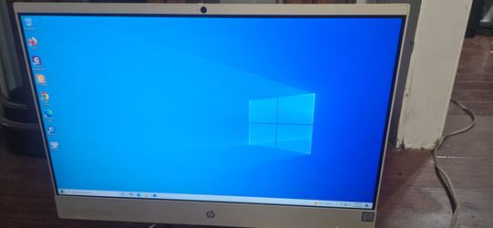 HP All-in-One TPC-Q046_24 inch Desktop PC White, Built-In Camera ( Works Verry Good )