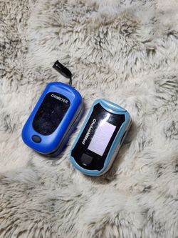 Fingertip Pulse Oximeter Bundle ( Set of 2 ) - ChoiceMMed & PC-60B1