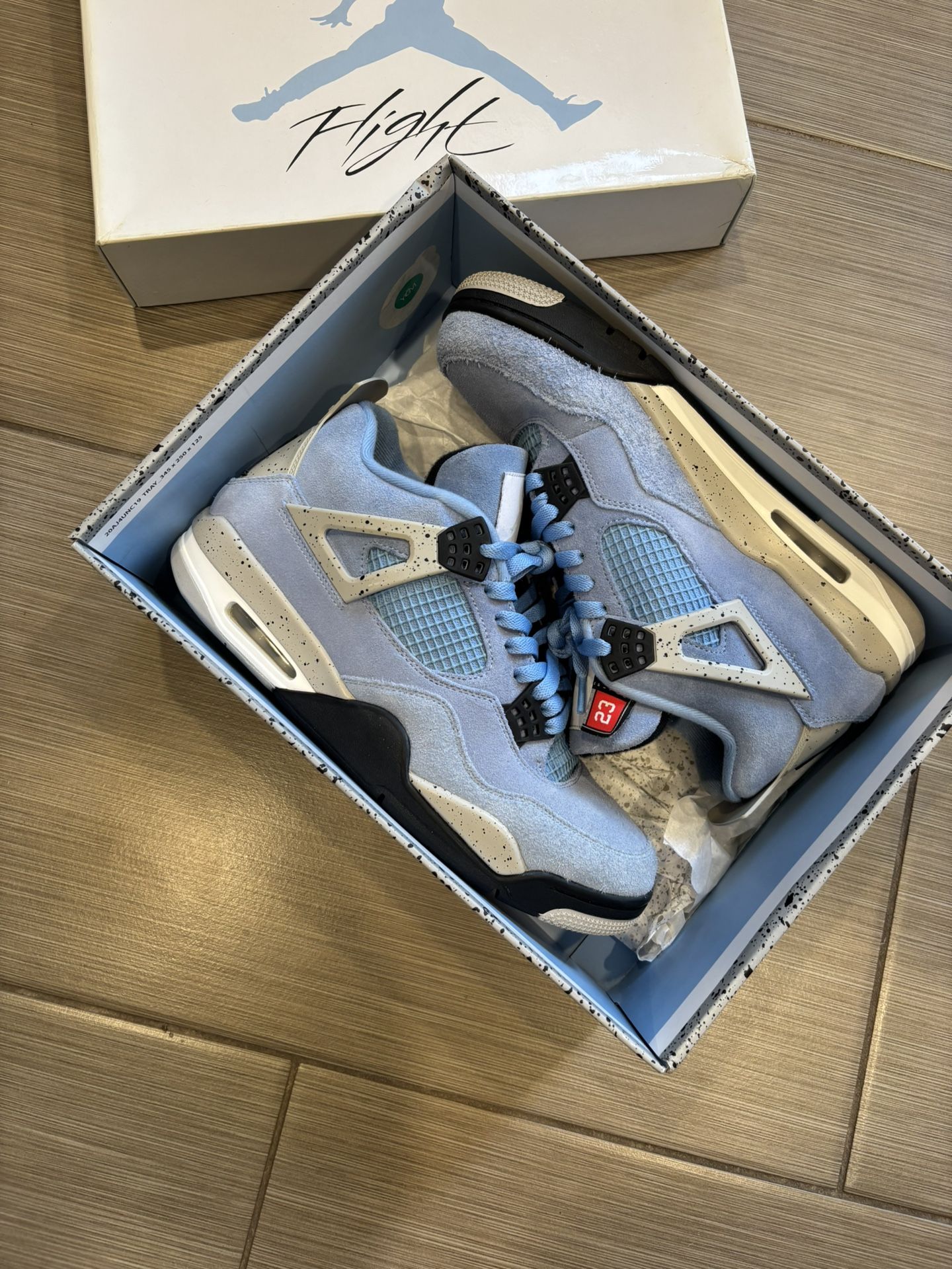Size 11 - Jordan 4 ‘University Blue’