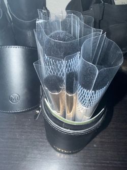 Makeup brushes