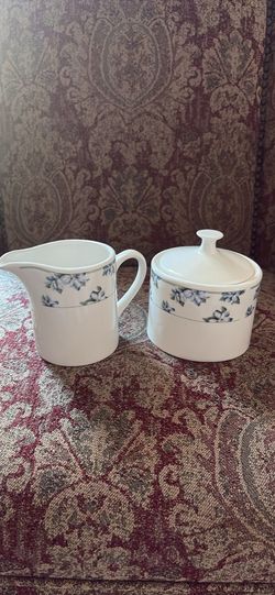 New sugar and creamer