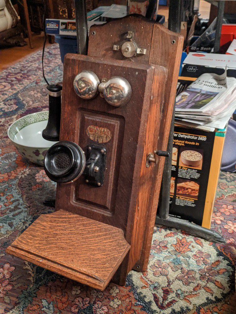 Antique Wall-Mount Crank Phone