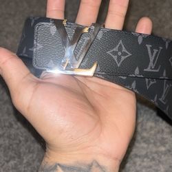 Loui V Belt 