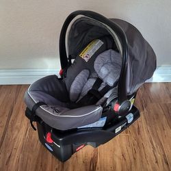 Practically New Graco Snugride Snuglock 30 Baby Car Seat With Base ( Price Firm!)